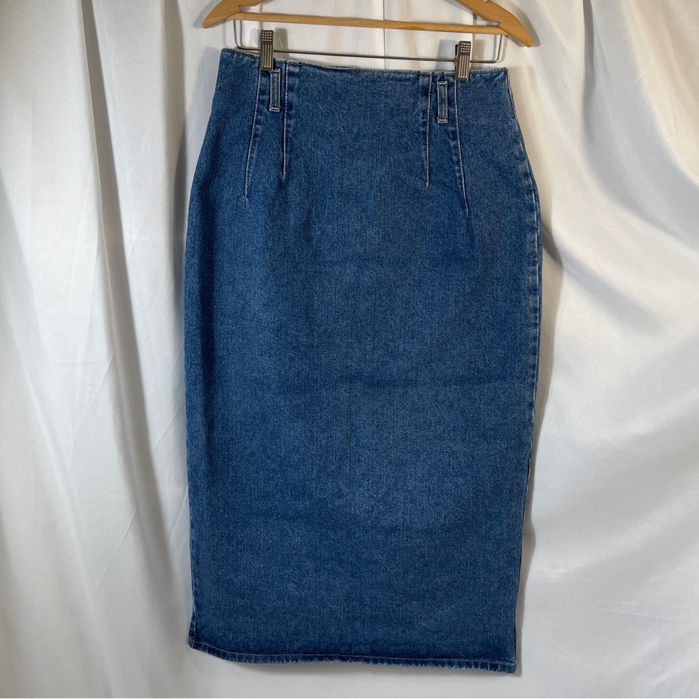 St. John's Bay Denim Pencil Skirt. Classic 80's-90's-Hi Waist/Button Slit
